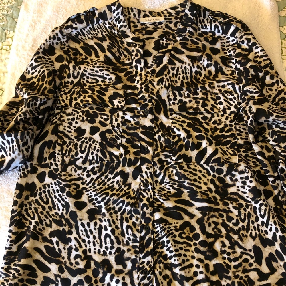 Calvin Klein Ladies Blouse w/roll-up Tab Sleeves
